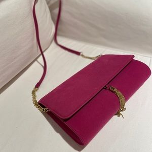 ✨3/15✨ VGUC H&M Fuchsia Faux Suede Purse SFH
